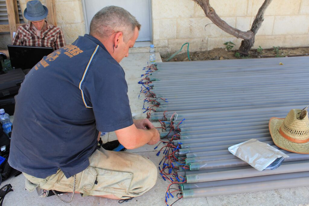 Neil wiring led tubes